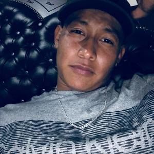 Meet your Posher, Cesar